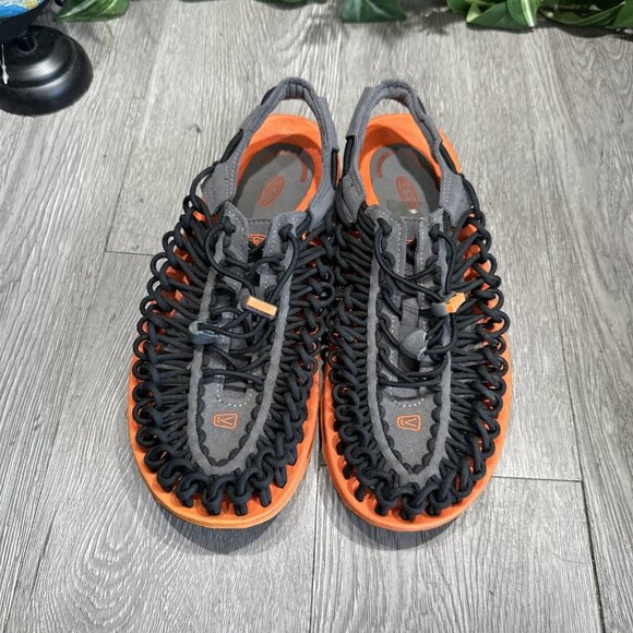 KEEN Uneek Bungee Cord Trail Hiking Sandals Water Shoes Men Sz 8.5 Black Orange - Picture 2 of 8